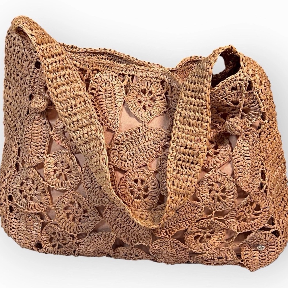 🌺Beautiful Floa Bella Handcrafted woven Tan Shoulder Bag🌺 - Picture 2 of 11